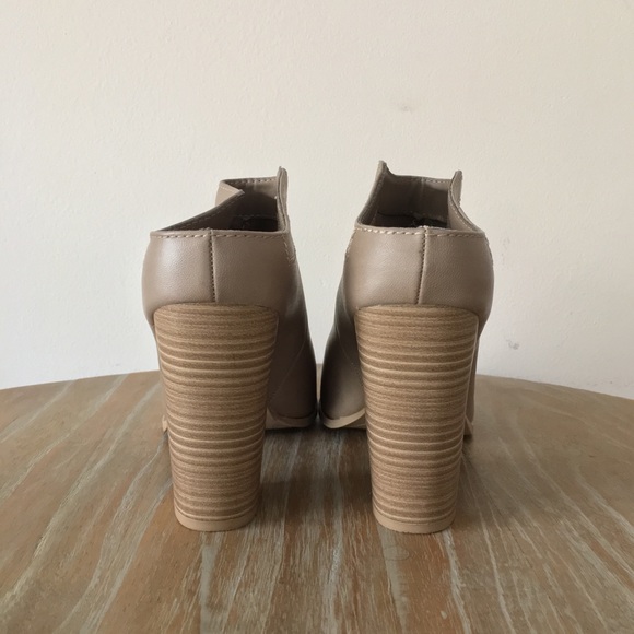 Dolce Vita DV Nude Peep Toe Block Heel Mules - Picture 5 of 7